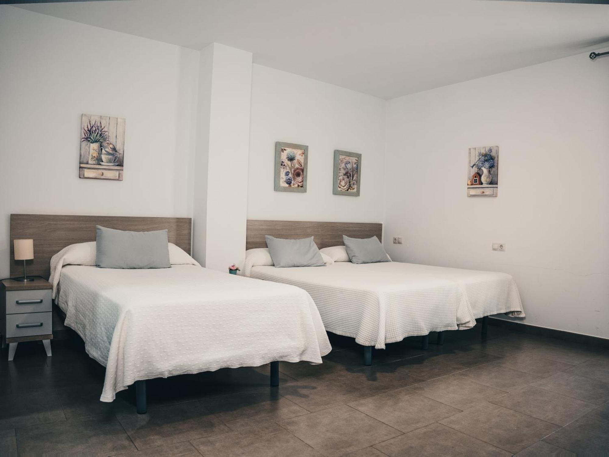 Hostal Delia Alora Exterior foto