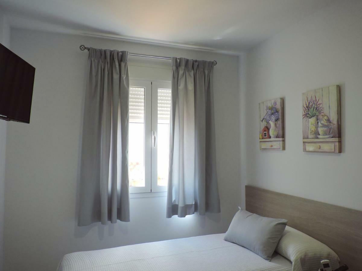 Hostal Delia Alora Exterior foto